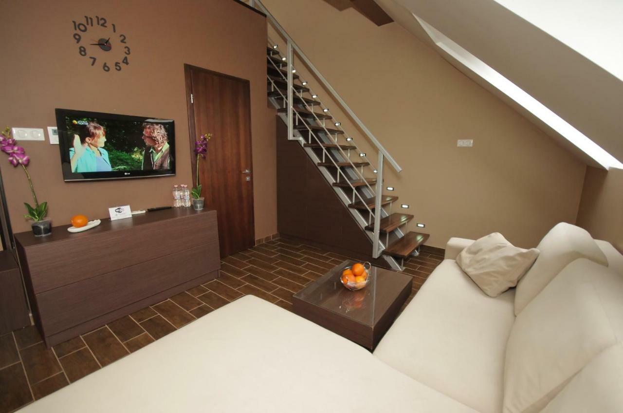 Royal Residence Apartments Gyula Ngoại thất bức ảnh