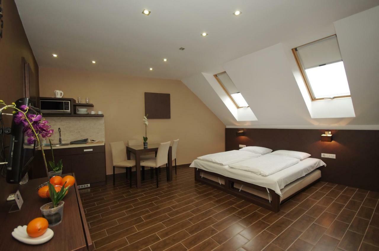 Royal Residence Apartments Gyula Ngoại thất bức ảnh