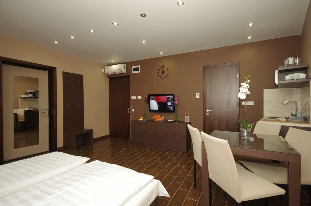 Royal Residence Apartments Gyula Ngoại thất bức ảnh