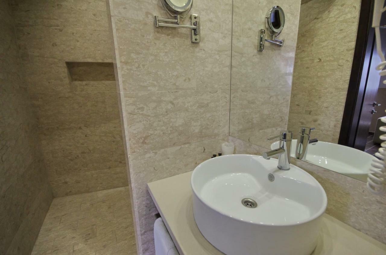 Royal Residence Apartments Gyula Ngoại thất bức ảnh