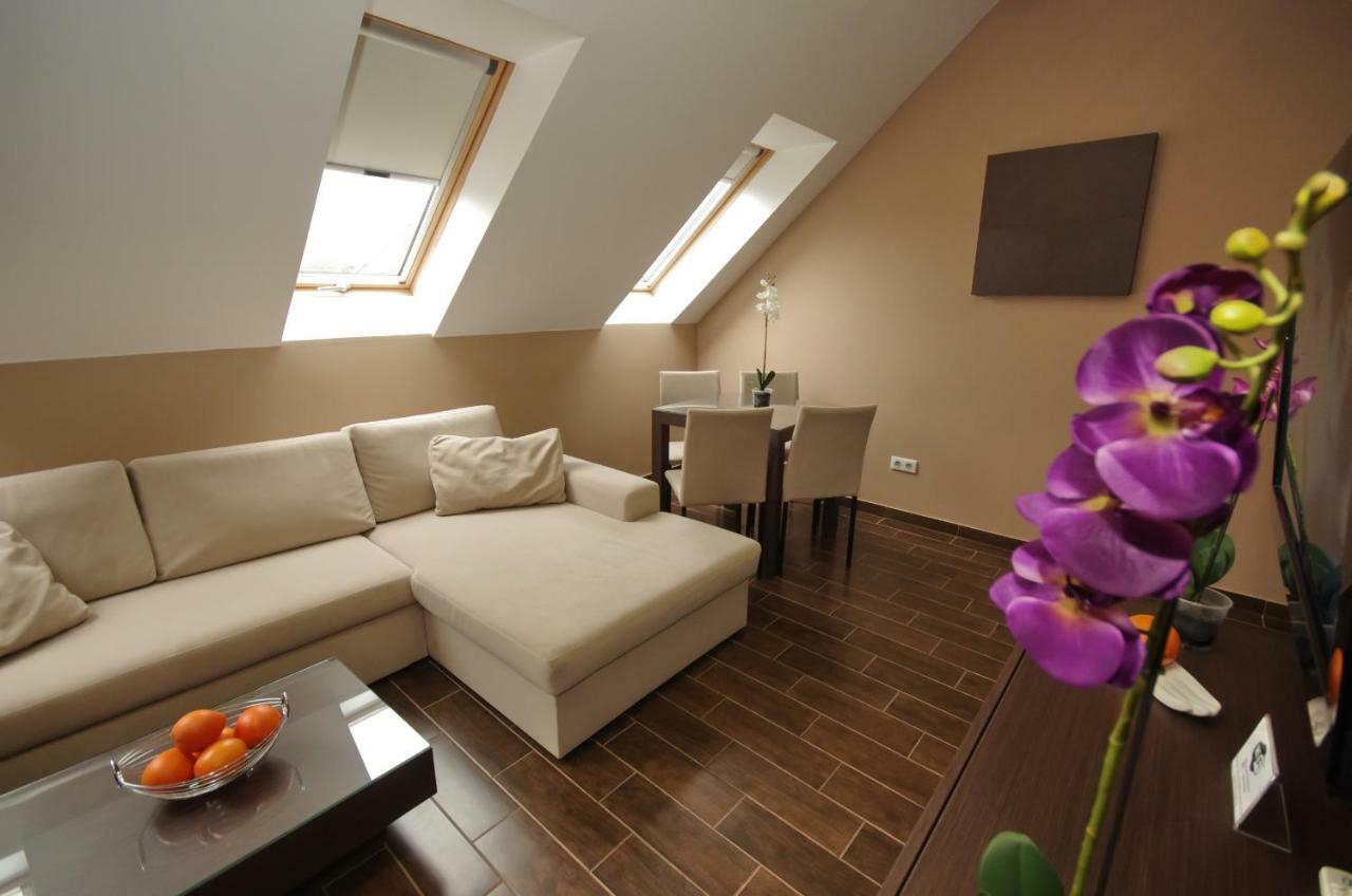 Royal Residence Apartments Gyula Ngoại thất bức ảnh
